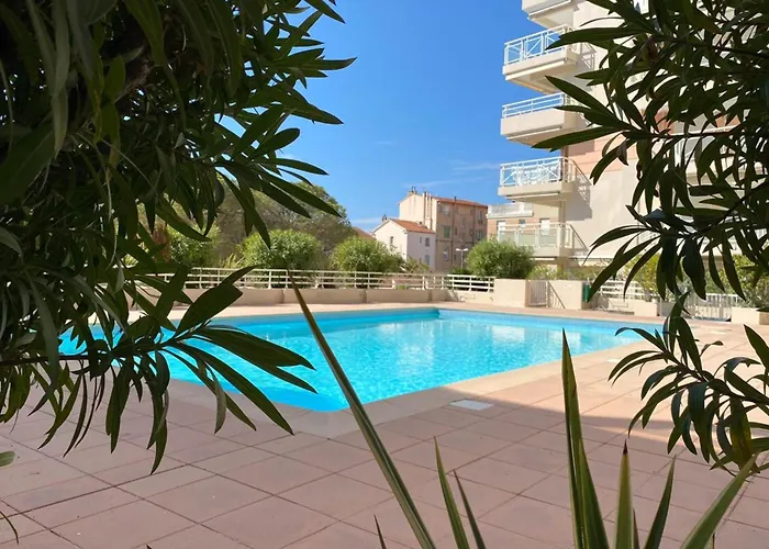 06Ai - Beautiful Renovated Studio - Sea And Pool View
