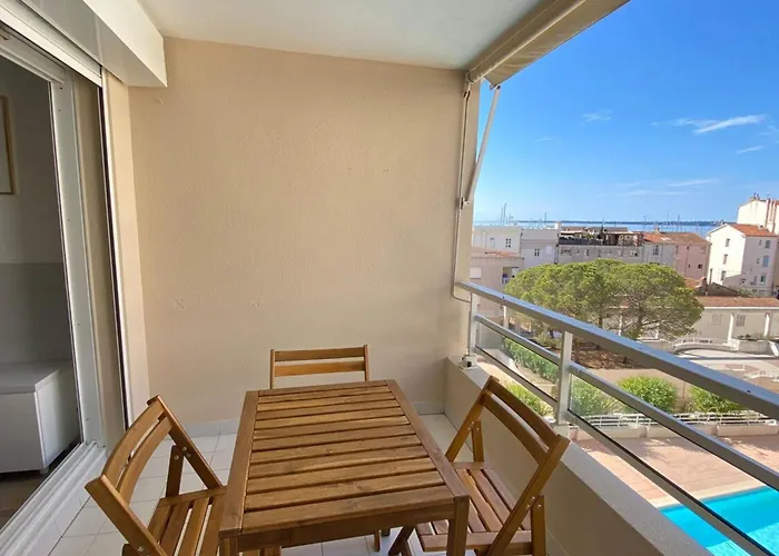 06Ai - Beautiful Renovated Studio - Sea And Pool View