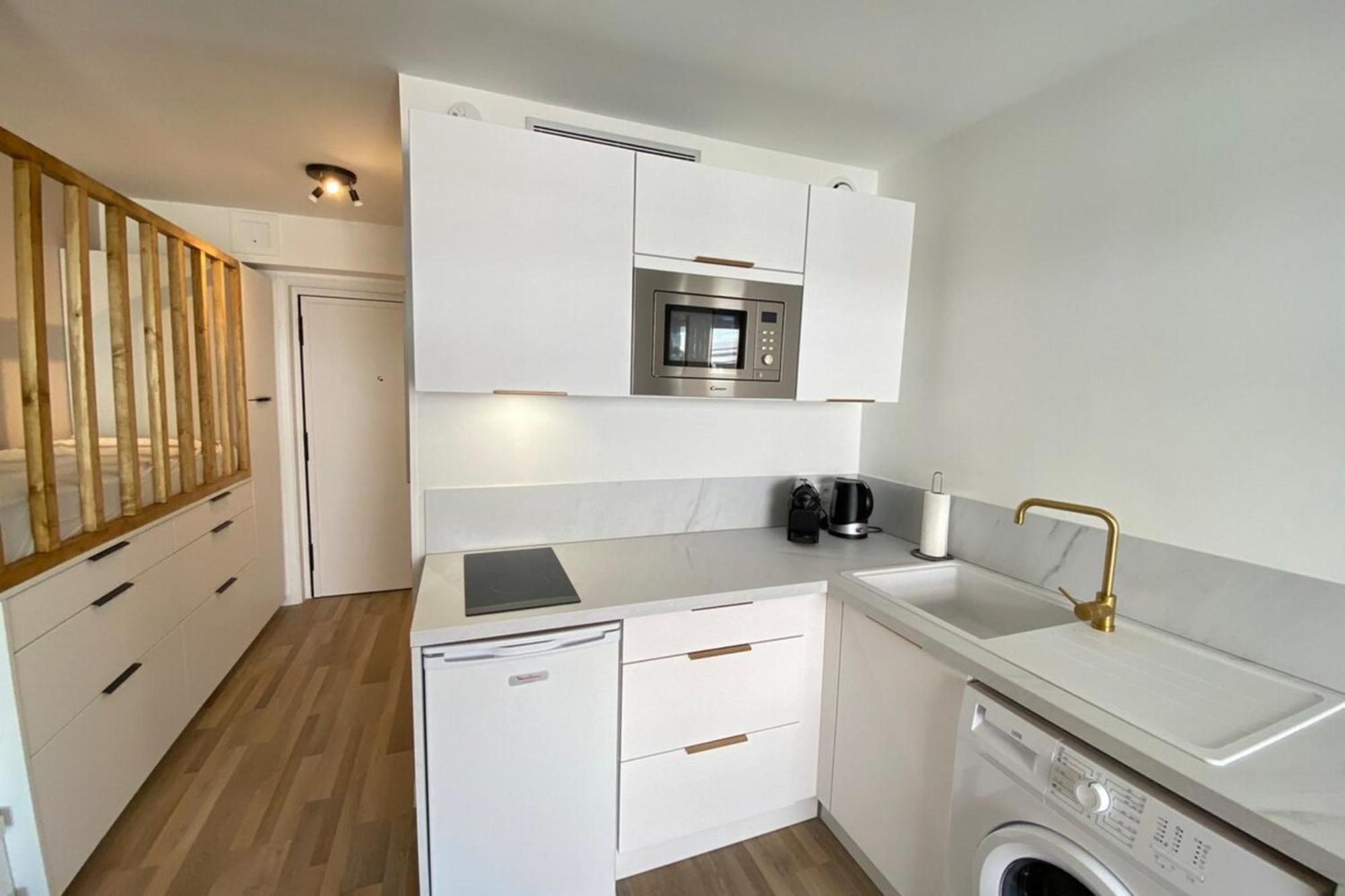 Apartment 06ai - Beautiful Renovated - Sea And Pool View