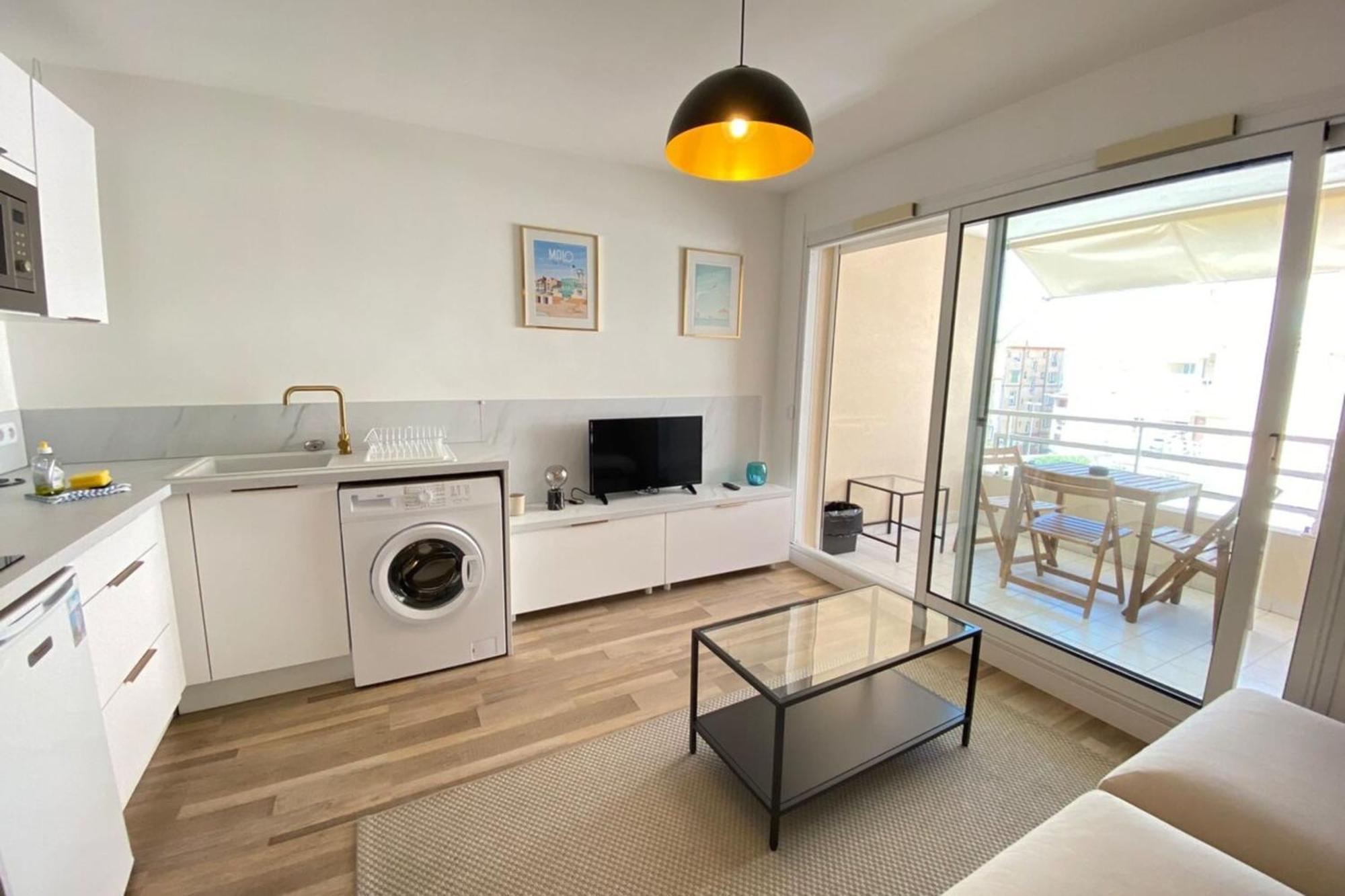 Apartment 06ai - Beautiful Renovated - Sea And Pool View