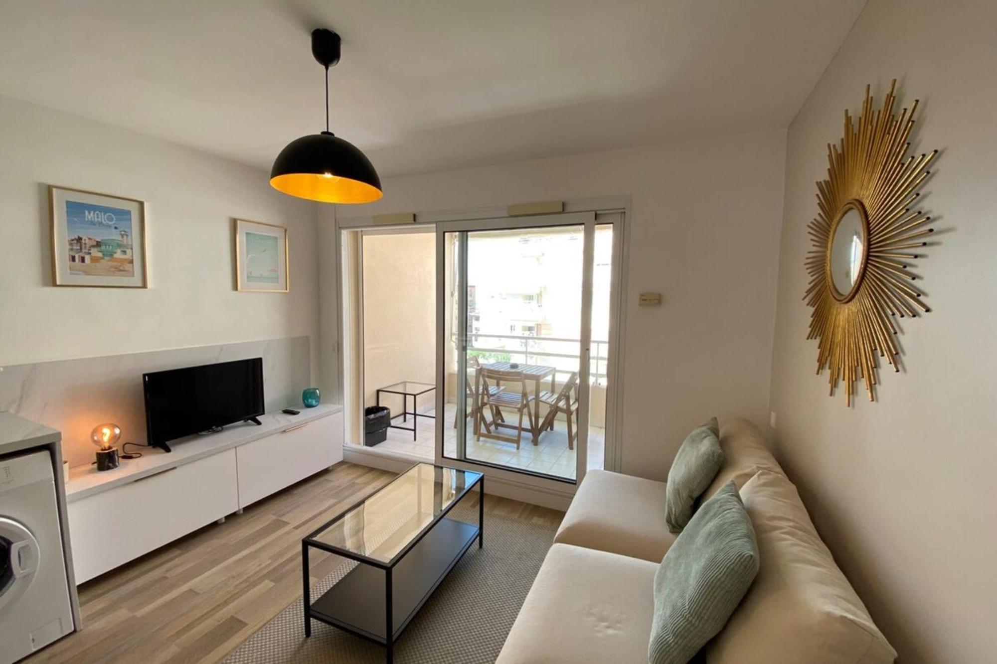 Apartment 06ai - Beautiful Renovated - Sea And Pool View