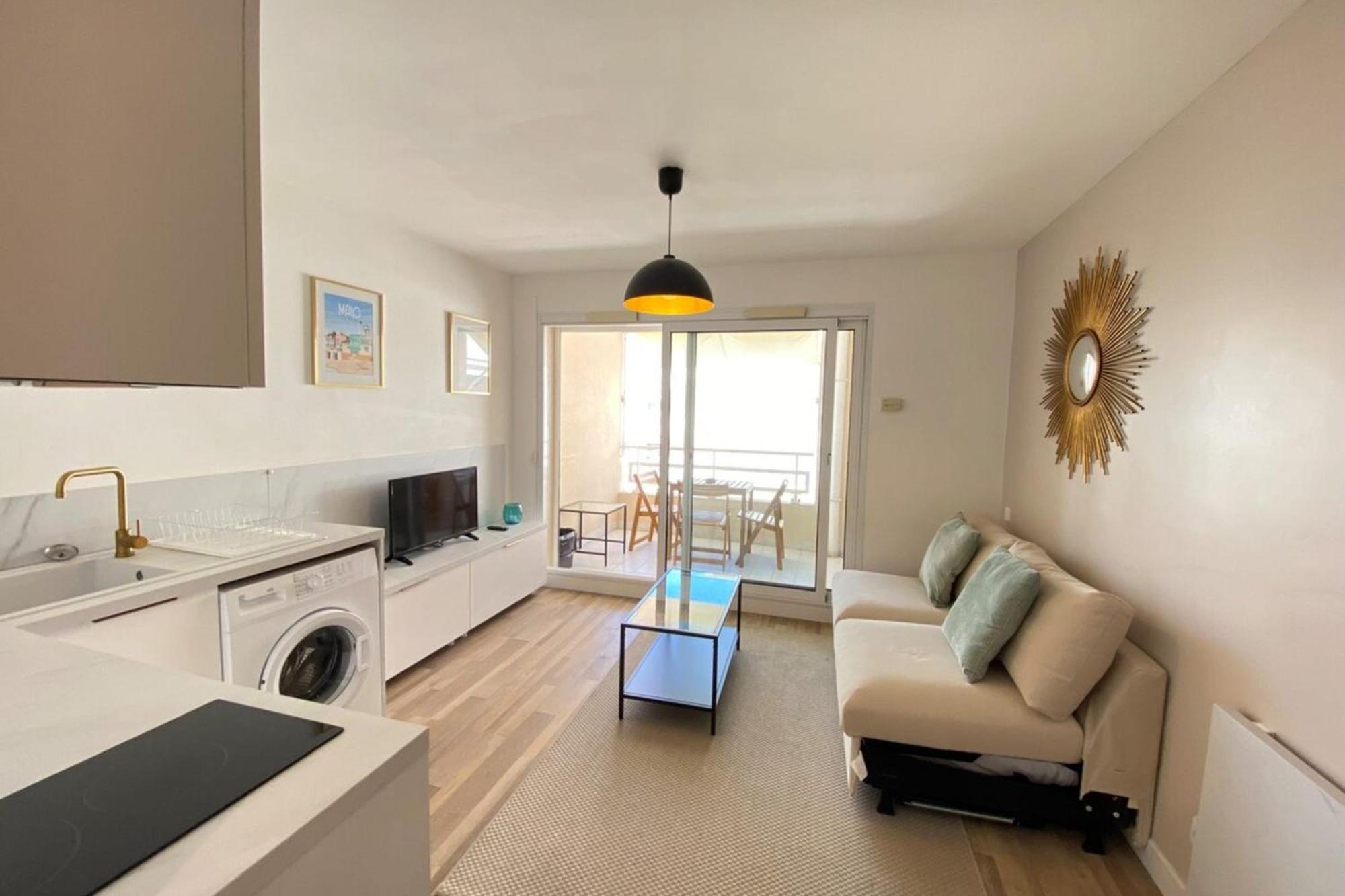 Apartment 06ai - Beautiful Renovated - Sea And Pool View