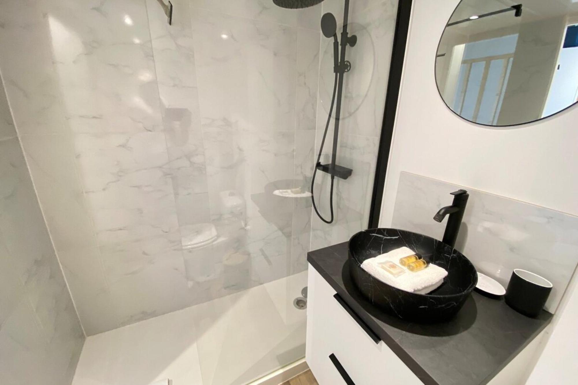 06ai - Beautiful Renovated - Sea And Pool View Apartamento *