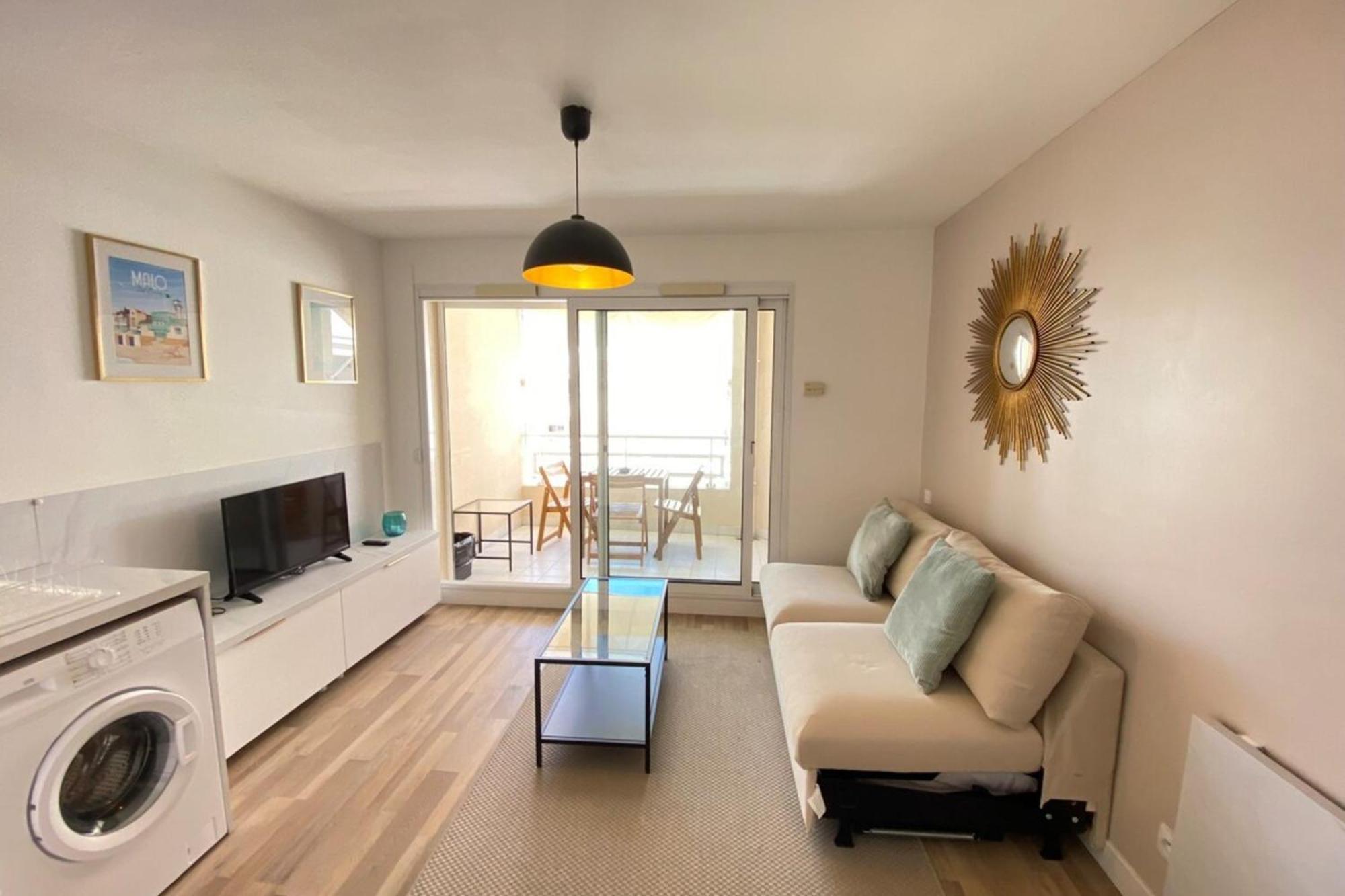 06ai - Beautiful Renovated - Sea And Pool View Apartment Vallauris